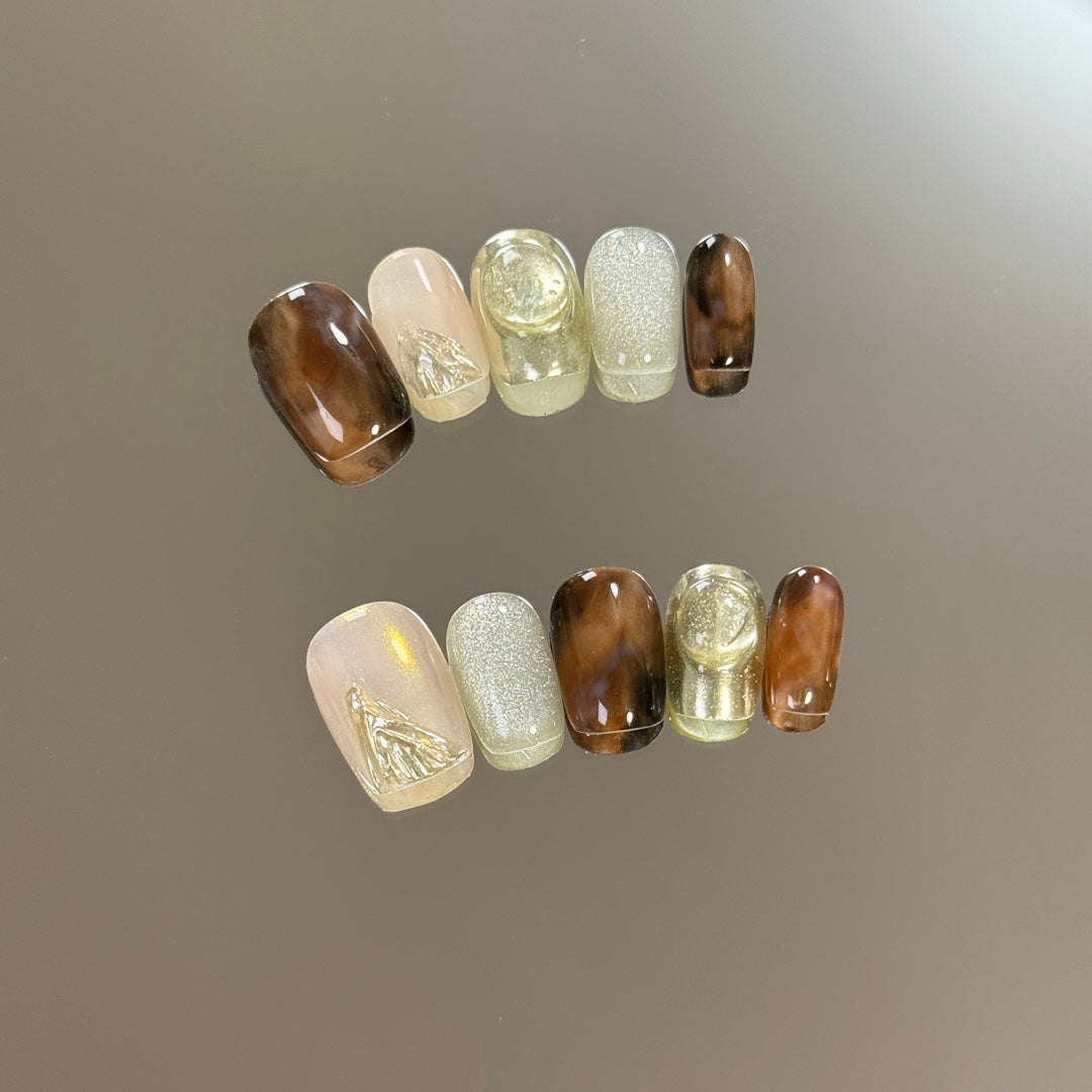 Abstract Omber Art on Short Round Nails