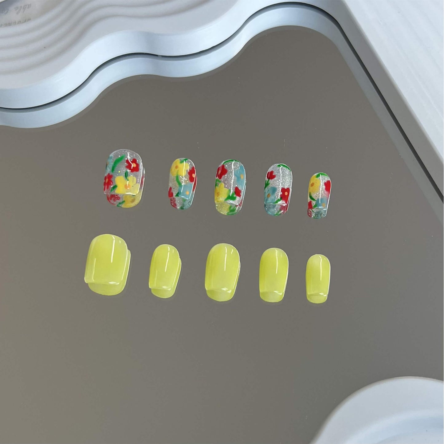 Summer Day Flowers Vintage Yellow Nails Squoval Shape Reusable Handpainted Nails 10pcs